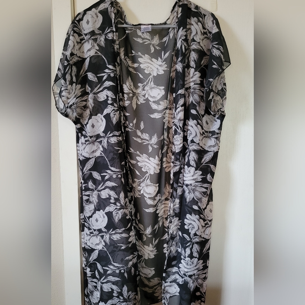 Lida Collection Floral Black and White Sheer Coverup Flowy Vest - Picture 2 of 10